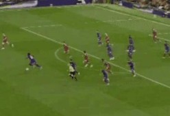 九游体育-赛地聚焦——英超关键战热度飙升；不来梅再遭质疑；态度坚定；年轻球员获得机会的简单介绍