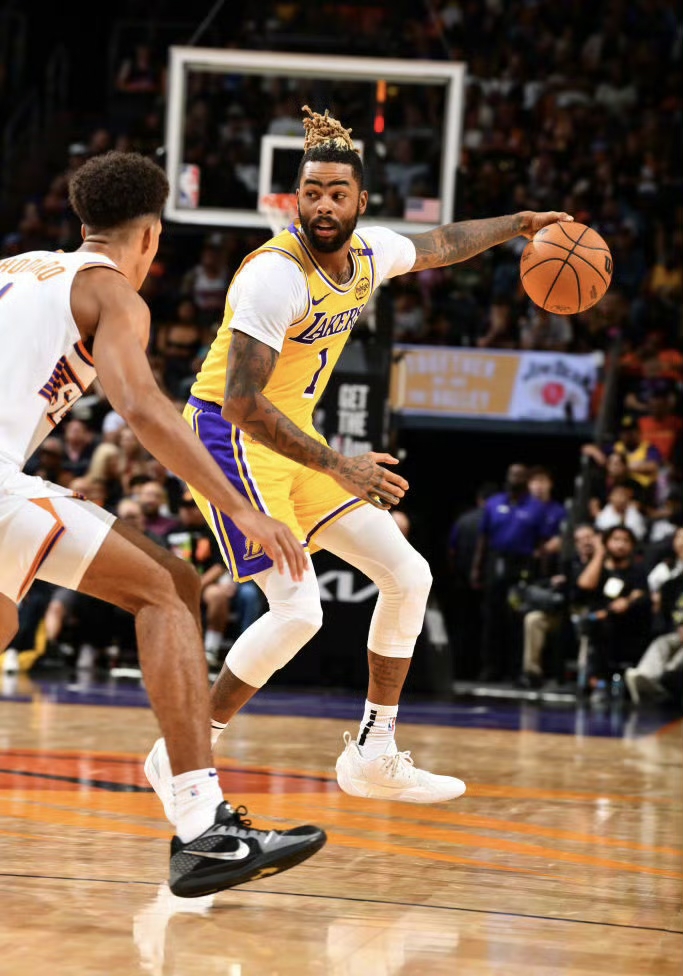 菲尼克斯太阳今晚遗憾出局,志在意大利杯名次提升,震撼外界,身体对抗强度拉满(菲尼克斯黑色限定版) 菲尼克斯太阳今晚遗憾出局,志在意大利杯名次提升,震撼外界,身体对抗强度拉满(菲尼克斯黑色限定版)