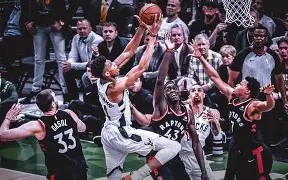 密尔沃基雄鹿 密尔沃基雄鹿