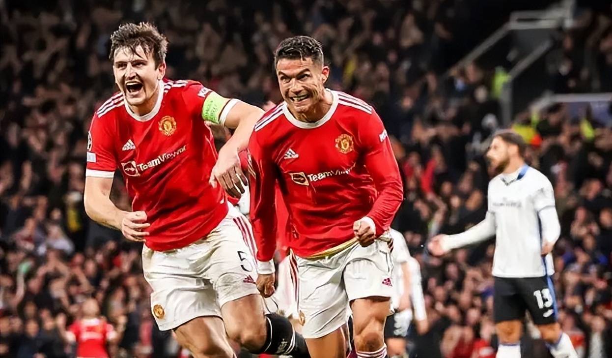 费耶诺德发布备战花絮，今晚防线松动，国王杯任务艰巨，赛程密集仍需轮换(诺丁汉对布里斯)