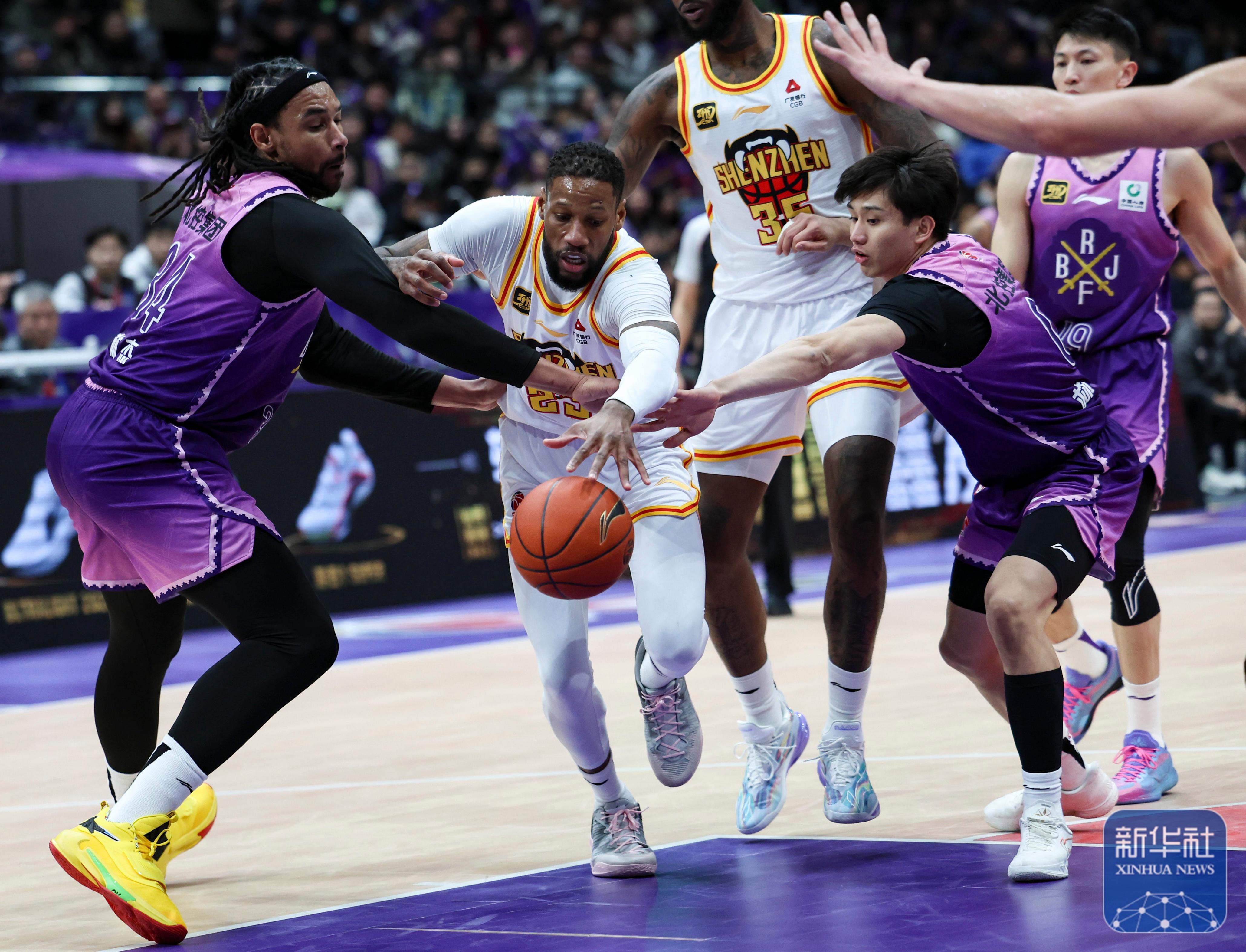 包含赛地聚焦：CBA常规赛清晨热度飙升，洛杉矶湖人内部沟通，球迷炸锅，数据趋势出现新变化的词条