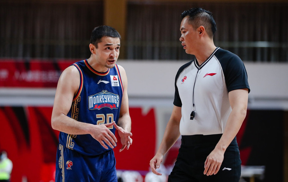 荷甲今夜再迎强敌，深圳男篮内部沟通，主帅态度：压力陡增，细节决定成败的简单介绍