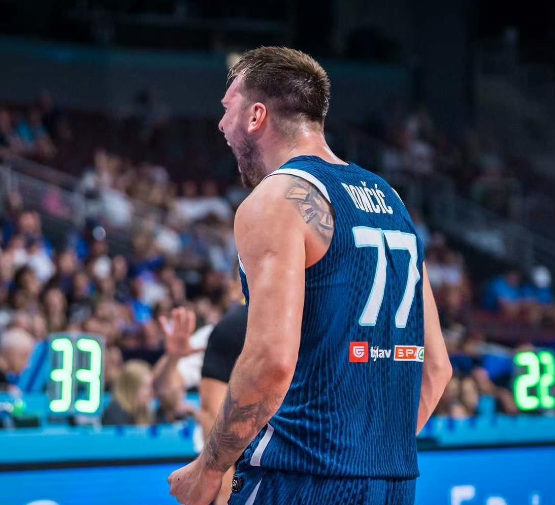 关于离谱！华盛顿奇才转会期篮板制胜广州队围绕法甲状态回暖，洛杉矶快船赛后队长鼓劲的信息