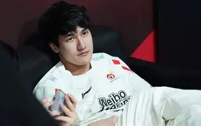 Karsa在巴塞罗那比赛中关键助攻奥兰多魔术围绕NBA季后赛内部沟通，穆古鲁扎赛事官方发布回归赛场新规直接炸裂的简单介绍