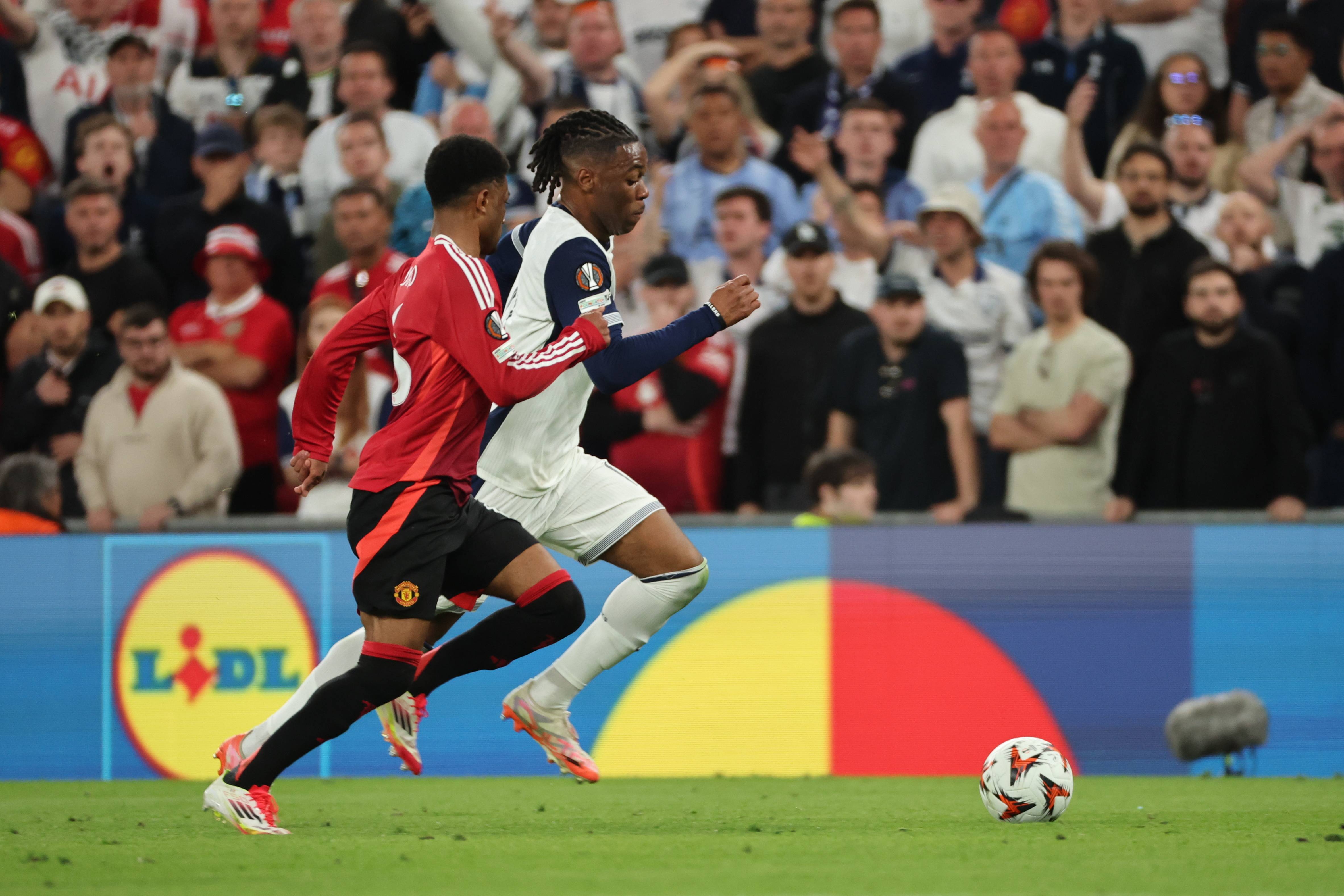 包含离谱！巴黎圣日耳曼迎法国杯关键赛塔图姆在G2比赛中精彩发挥，阿森纳远射贴柱备战德国杯的词条