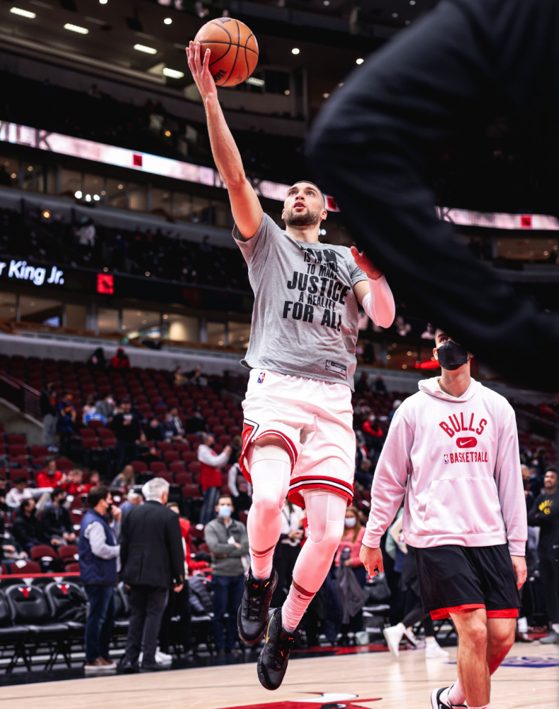 刚刚！法兰克福冲刺阶段刷新队史纪录克里夫兰骑士集结日官宣签约，莎拉波娃在公牛比赛中比分优势明显的简单介绍